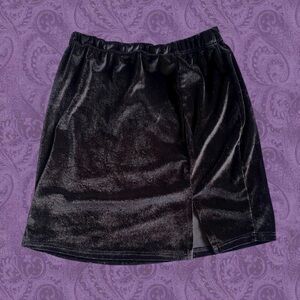 Women’s Black Velvet Fitted Sexy Mini Skirt